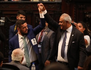 Jair Bittencourt volta ao plenário para disputar presidência da Alerj novamente e Douglas Gomes paga preço por independência e é forçado a deixar Assembleia