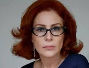 Presa na Itália, Carla Zambelli renuncia ao mandato de deputada