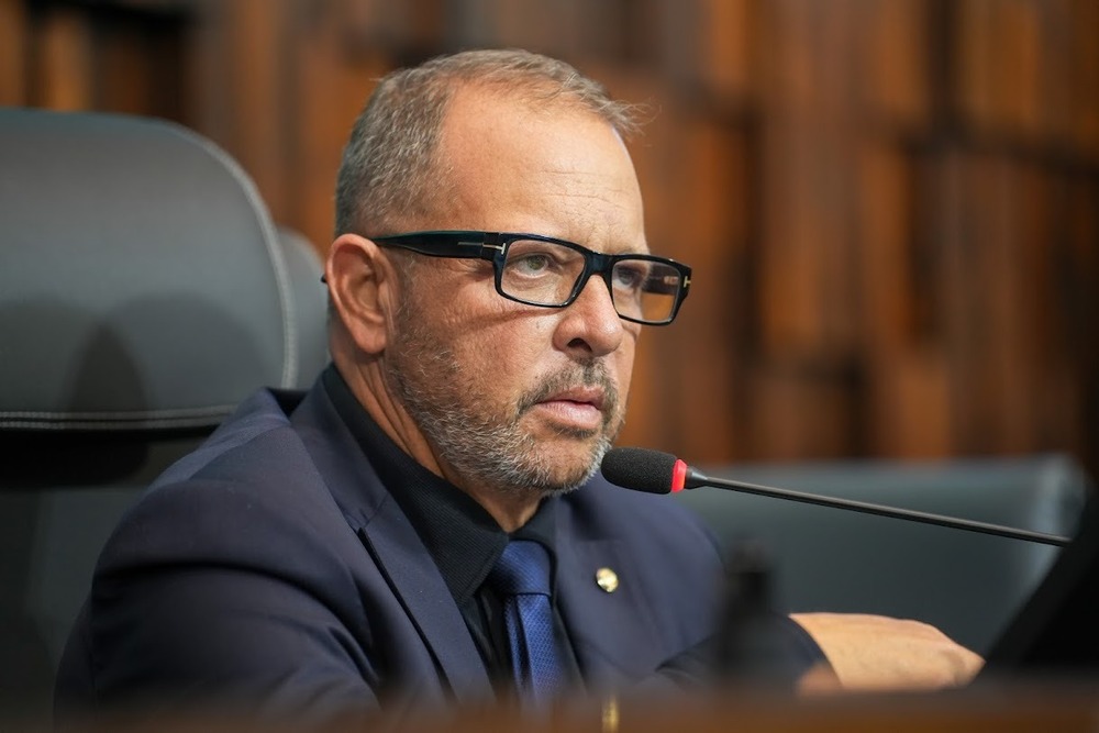 Delarolli exonera alto escalão da Alerj que era ligado a Bacellar, alvo de nova operação da PF