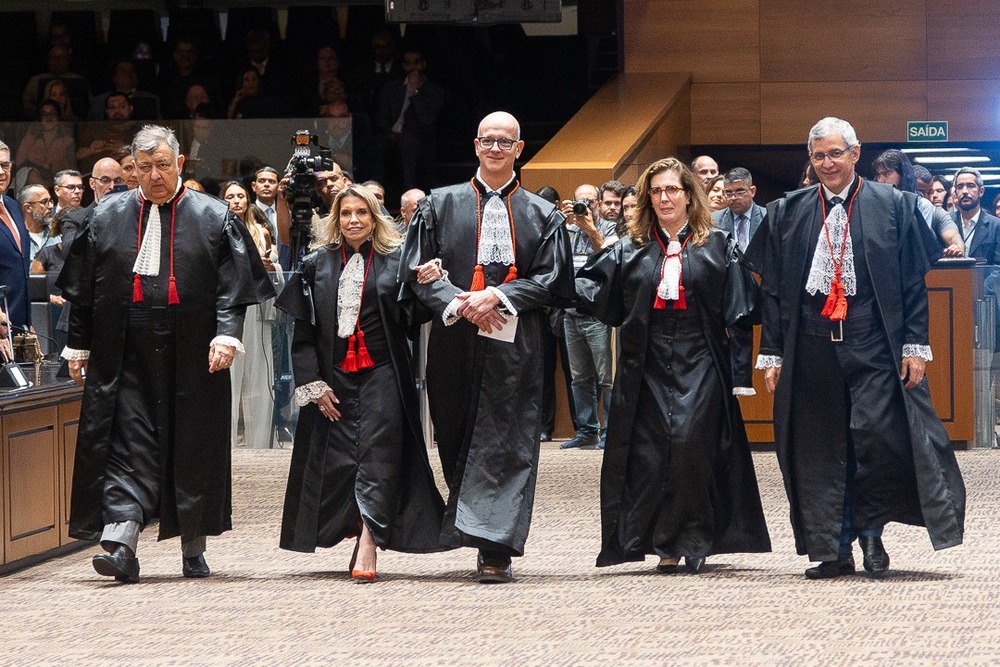 Desembargador Claudio de Mello Tavares assume Presidência do TRE-RJ