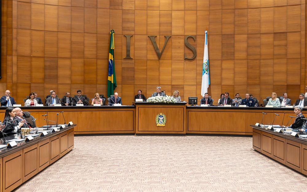 Desembargador Claudio de Mello Tavares toma posse prometendo barrar candidatos ligados ao tráfico e organizações criminosas