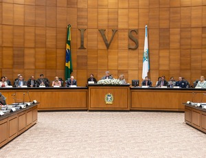 Desembargador Claudio de Mello Tavares toma posse prometendo barrar candidatos ligados ao tráfico e organizações criminosas