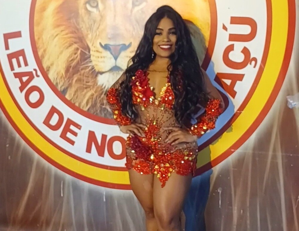  O Leão tem rainha: Caroline Lima assume o trono do carnaval de Nova Iguaçu e reacende o orgulho da comunidade