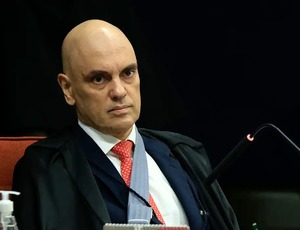 Moraes autoriza Bolsonaro a fazer cirurgia, mas nega prisão domiciliar