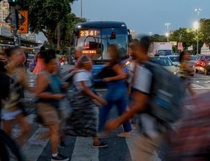Acabar com a escala 6x1 é fundamental, é muito importante, diz o ministro Luiz Marinho