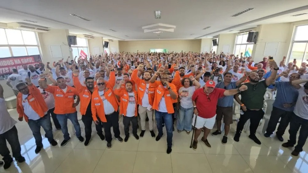 Petroleiros encerram greve em parte do país; Norte Fluminense do Rio resiste