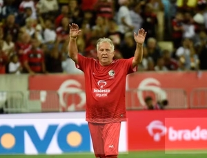 Zico fecha escalação de Jogo das Estrelas com campeões de Flamengo e Corinthians, Romário e astro de Portugal