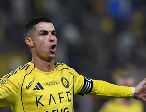 CR7 marca e ajuda Al Nassr a somar 10ª vitória consecutiva no Saudita