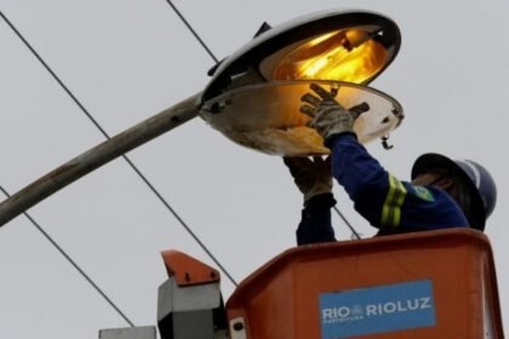 Presente de Ano Novo: Carioca vai começar 2026 pagando mais caro pela luz das ruas