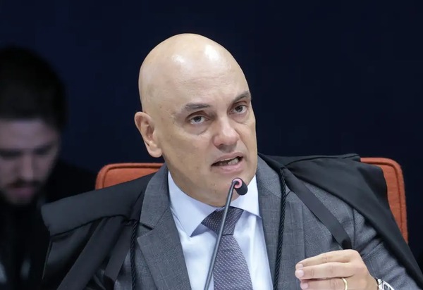 Moraes nega prisão domiciliar e mantém Bolsonaro preso na PF