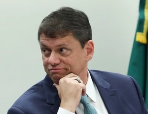 Tarcísio entre o favoritismo em SP e um salto no escuro contra Lula em 2026