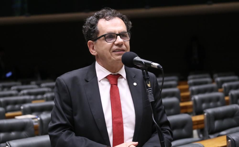 Lei de Reimont sancionada por Lula reconhece professores da educação infantil como profissionais do magistério