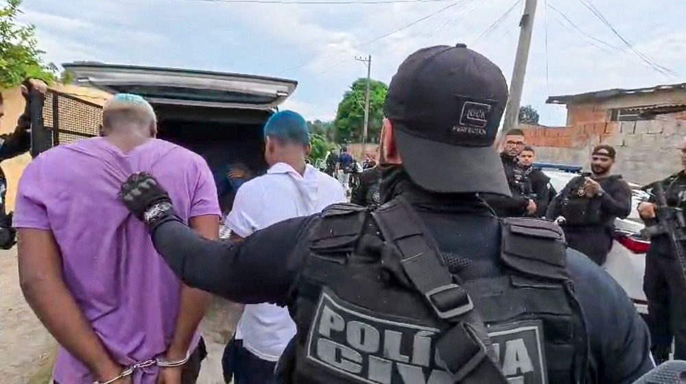 Polícia Civil realiza ação na Baixada, prende três criminosos e localiza novo 'resort' de facção ligada ao traficante Peixão