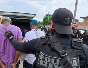 Polícia Civil realiza ação na Baixada, prende três criminosos e localiza novo 'resort' de facção ligada ao traficante Peixão