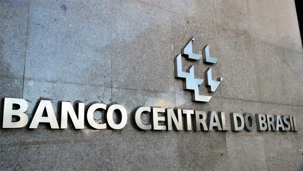 Ministro do TCU suspende inspeção no Banco Central sobre caso Master