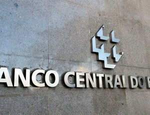 Ministro do TCU suspende inspeção no Banco Central sobre caso Master