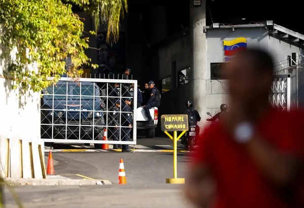 Venezuela liberta 18 detentos de prisão após incursão militar dos EUA