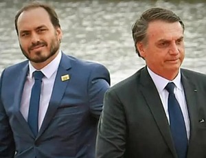 A Diplomacia da Humilhação: Carlos Bolsonaro clama por intervenção de Trump para soltar seu pai, defensor da tortura