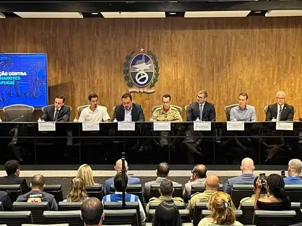 Sapucaí com mais juízo: governador entra em cena e bota ordem nos camarotes do Carnaval