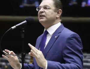 Líder do PL assinou escritura de venda de imóvel 11 dias após apreensão de dinheiro