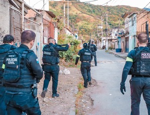 Governo do Estado realiza nova etapa da Operação Contenção na Vila Kennedy