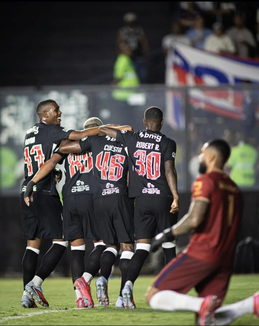 Vasco vence o Maricá em noite de golaços, expulsão infantil e o novo uniforme da Nike
