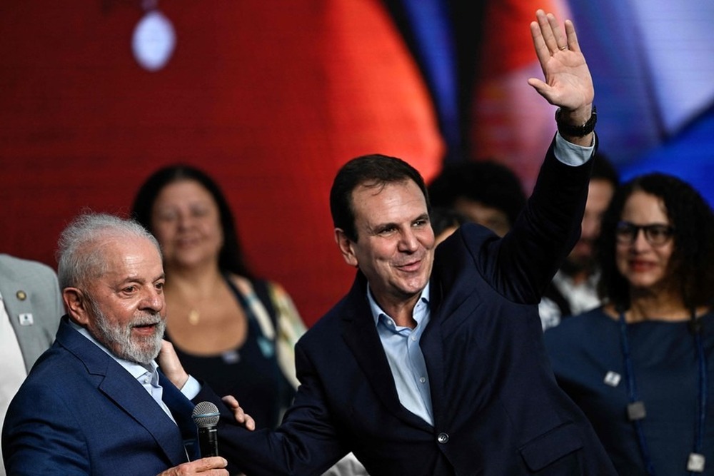 Aliança PT-Bacellar assusta Paes que calça sandálias da humildade e implora perdão de Lula por flertar com à direita e declara apoio a Benedita ao Senado