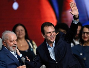 Aliança PT-Bacellar assusta Paes que calça sandálias da humildade e implora perdão de Lula por flertar com à direita e declara apoio a Benedita ao Senado