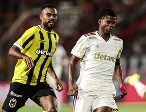 Volta Redonda faz valer o mando de campo e vence o Flamengo