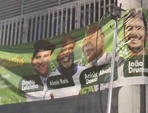 Doutor Luizinho e João Drummond: Bicheiro mais poderoso da baixada exibe seus candidatos em faixa