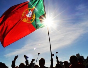Candidatos socialista e de direita vão disputar 2º turno em Portugal