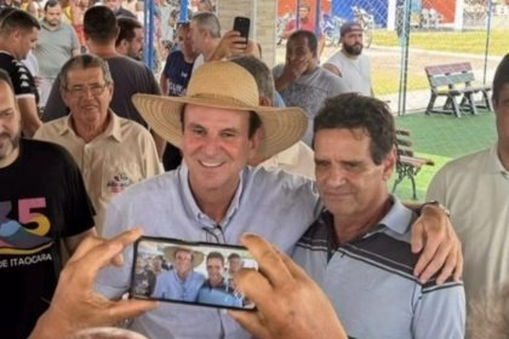CHAPÉU DE VAQUEIRO: Paes ofende moradores do interior rodando tudo em 1 dia e usando novamente figurino estereotipado de Peão, mostrando desconhecer a realidade do Norte-Noroeste  