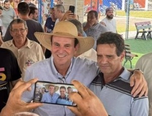 CHAPÉU DE VAQUEIRO: Paes ofende moradores do interior rodando tudo em 1 dia e usando novamente figurino estereotipado de Peão, mostrando desconhecer a realidade do Norte-Noroeste  