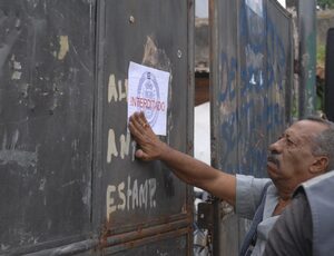 Cel. Fernando Bastos fecha o cerco e interdita ferros-velhos irregulares em Nova Iguaçu
