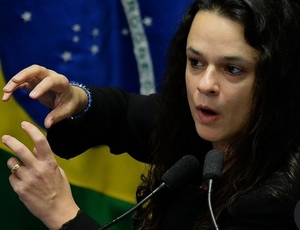 Direita Broxa: Janaina Paschoal detona Flávio BolsDireita deveria enquadrar esse filhinho de papai'
