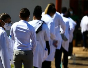Enamed: No Rio a Unig, Estácio, Afya, UniFAMESC, UNIFESO, UNIFOA estão entre os 99 cursos de medicina que tiveram desempenho ruim e terão sanções do MEC