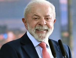 Lula vence todos os adversários em 2º turno, mas distância para Flávio diminui, diz AtlasIntel