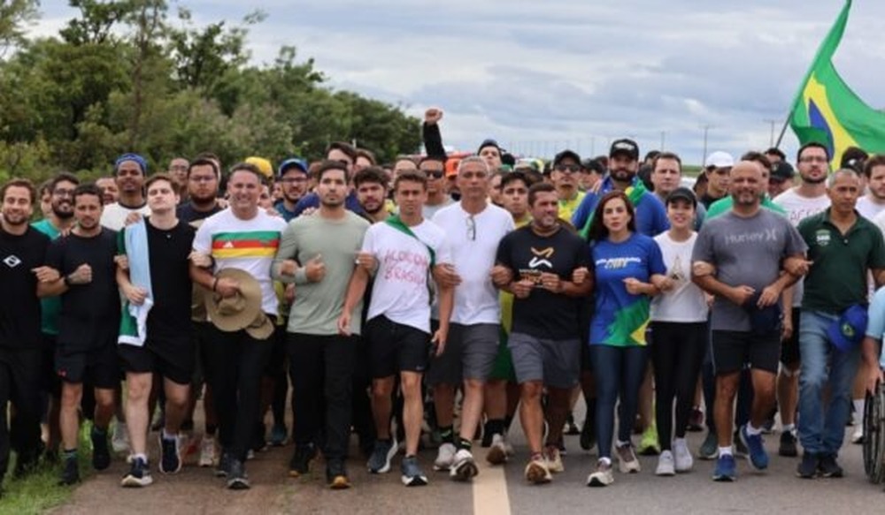 'Se não tem pão, que comam brioche' Sem projeto Nacional os Girondinos Tupiniquins inventam marcha sem sentido. Saiba quem já se uniu a Nikolas na Caminhada para tirar foto e lacrar no instagram