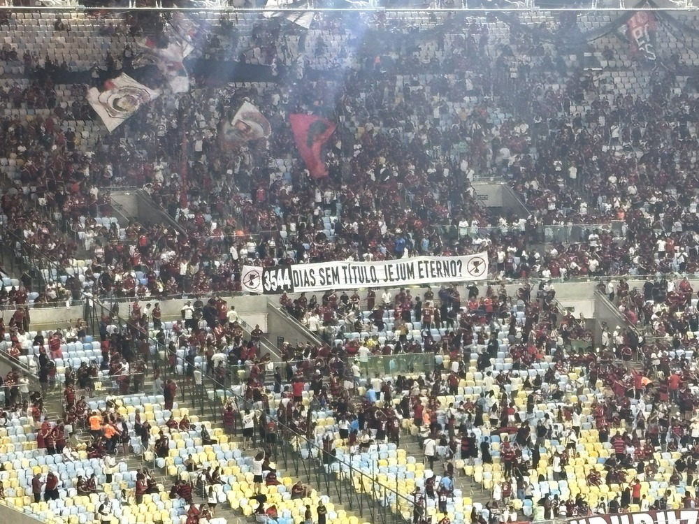 Com time titular, Flamengo vence o Vasco e assume o terceiro lugar; Botafogo derrota o Volta Redonda por 1 x 0