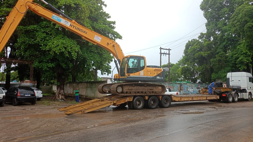 Estado envia maquinário a municípios afetados pelas chuvas e segue monitorando todas as regiões