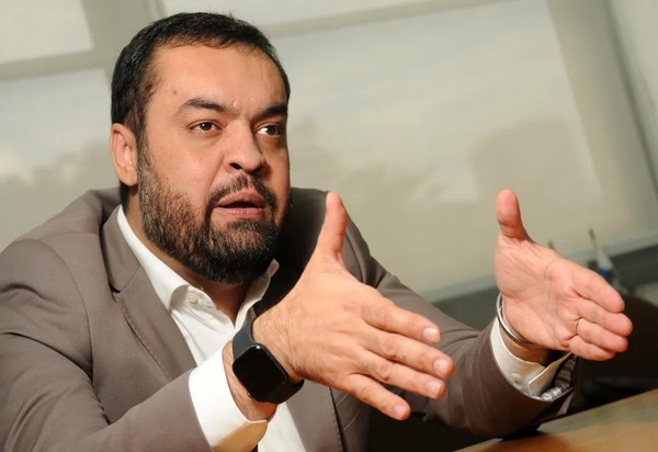 Governador Cláudio Castro sanciona lei que cria canal para denúncias de barricadas no RJ