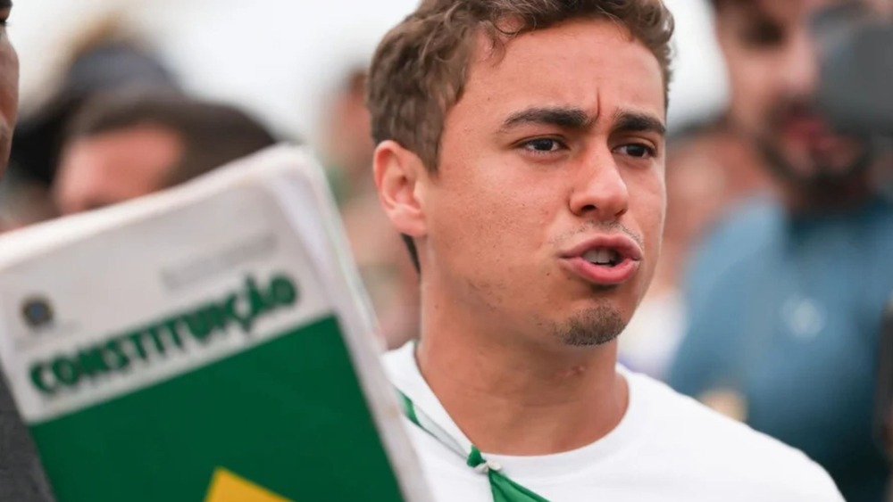 Nikolas encerra ato em Brasília com recado ao STF 