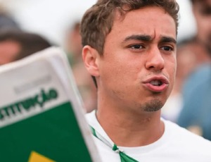 Nikolas encerra ato em Brasília com recado ao STF 