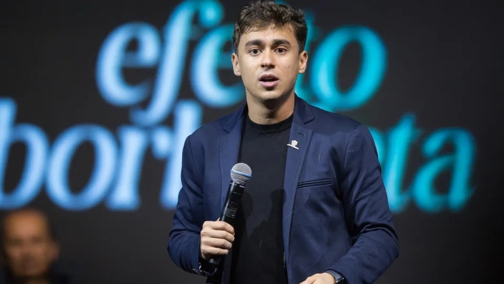 Nikolas Ferreira compartilha vídeo que atribui queda de raio em ato político à 'vontade divina'
