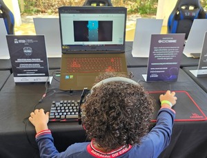 Estudantes de Arraial do Cabo participam de competição online de jogos educativos durante as férias escolares