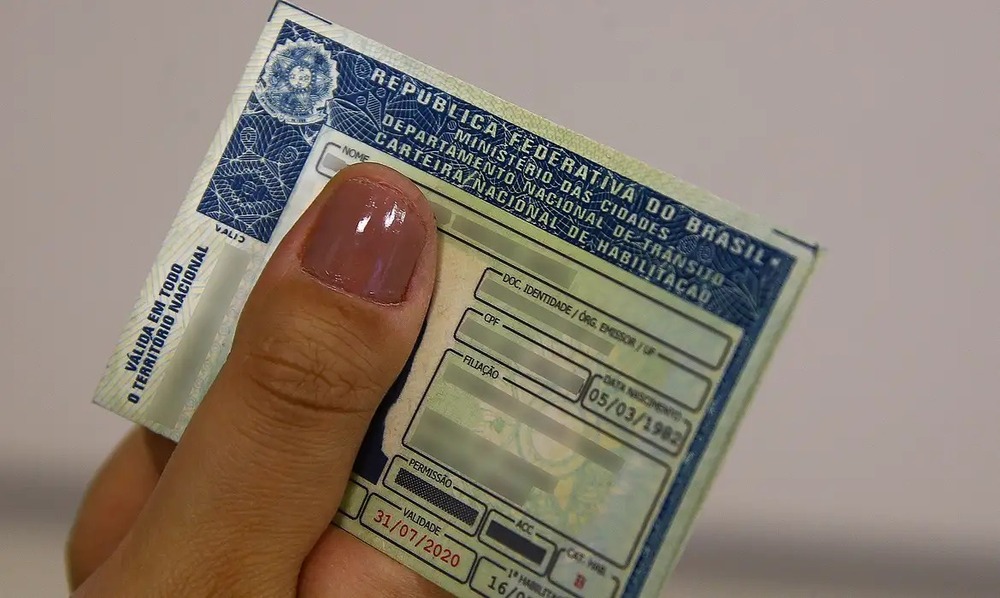 Associação questiona no STF renovação automática da CNH