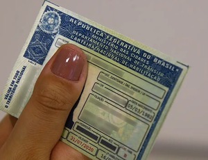 Associação questiona no STF renovação automática da CNH