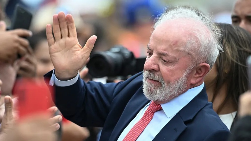 Lula faz exames e passará por cirurgia nesta sexta-feira