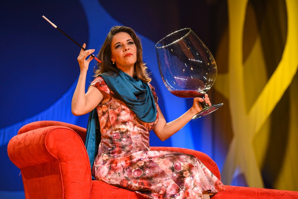Flávia Reis apresenta pela primeira vez em Niterói a comédia 'Neurótica'