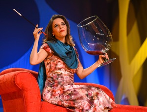 Flávia Reis apresenta pela primeira vez em Niterói a comédia 'Neurótica'